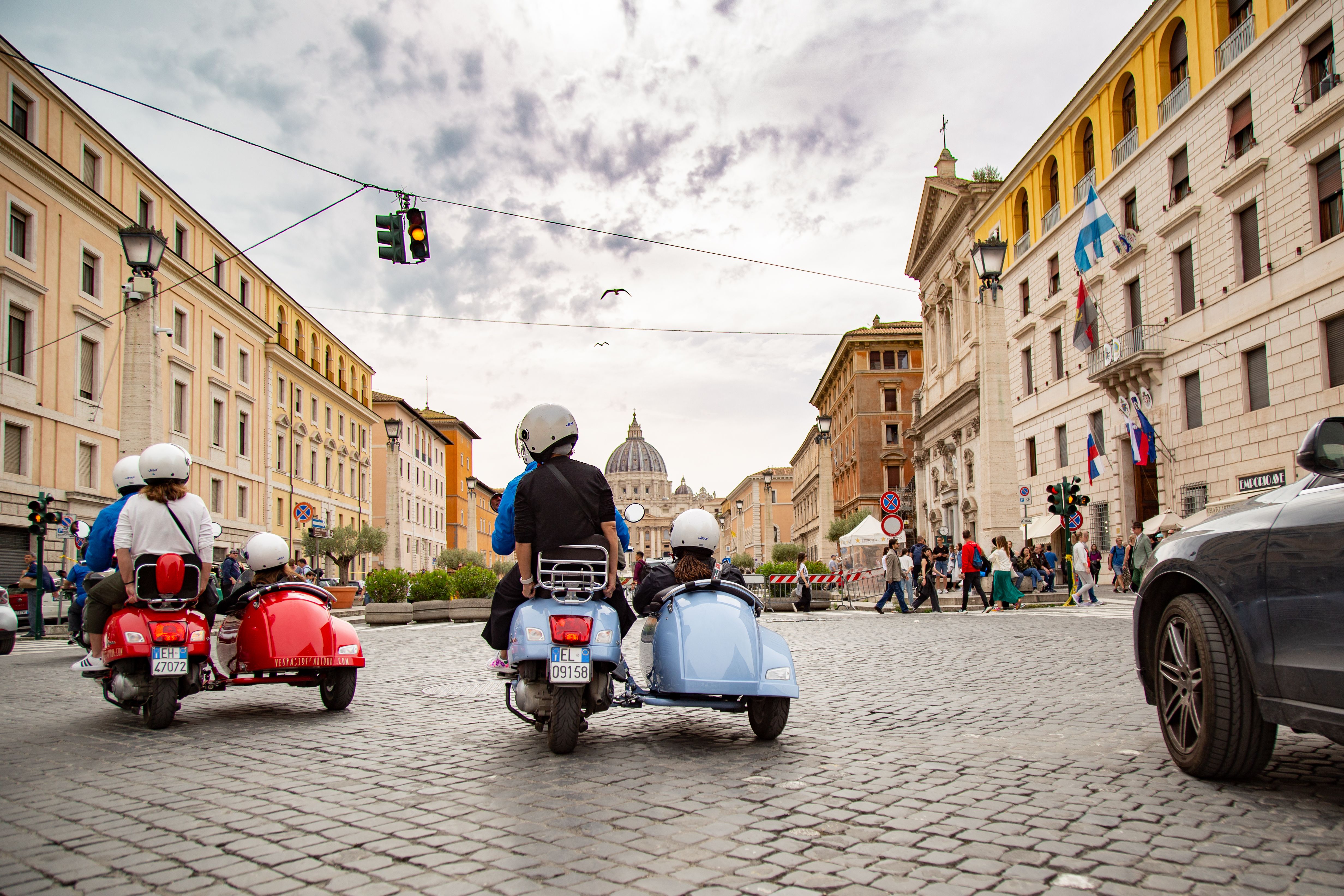 Vespa side car rome 6